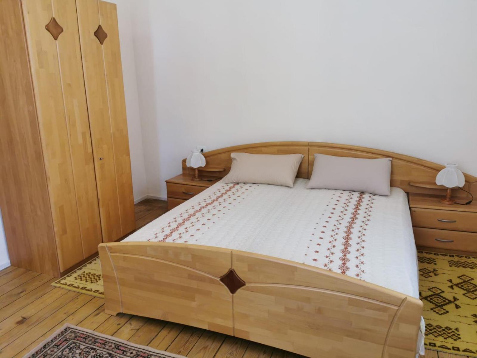 Gm Tirana Hostel Esterno foto